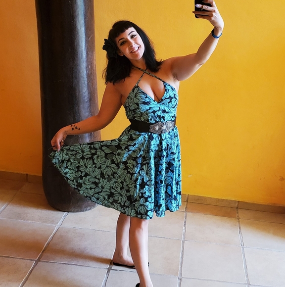 Meet your Posher, Nina - Picture 1 of 1